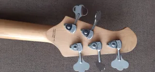 Bajo Lakland 5502 5 cuerdas