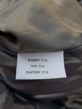 Abrigo de pelo marrón y plateado