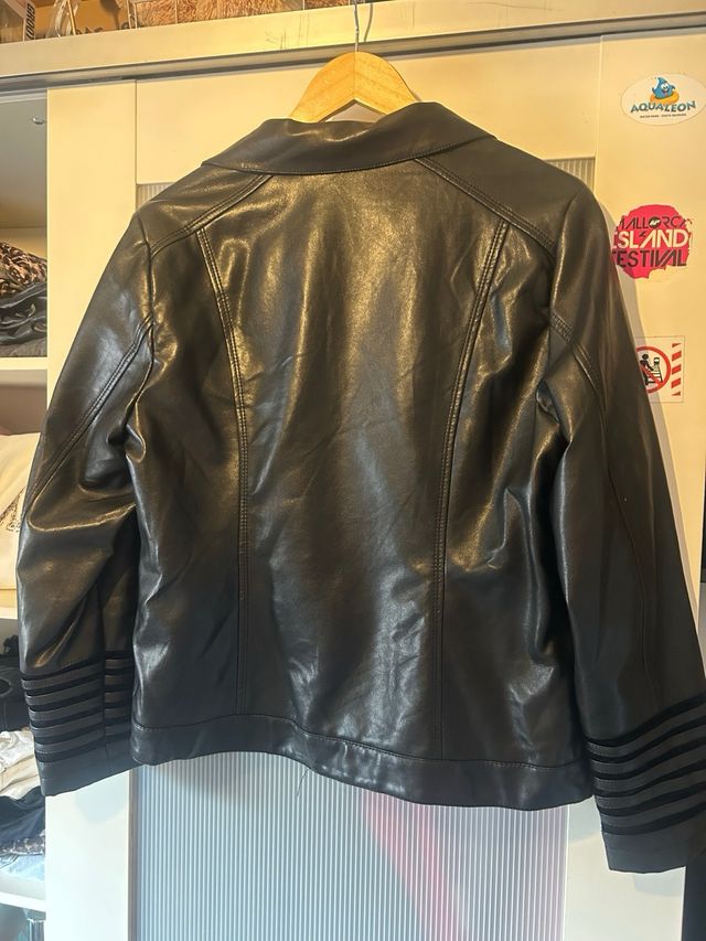 Chaqueta de cuero para mujer
