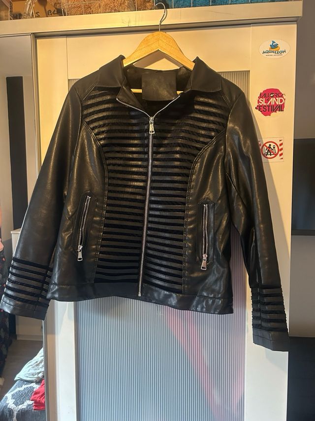 Chaqueta de cuero para mujer