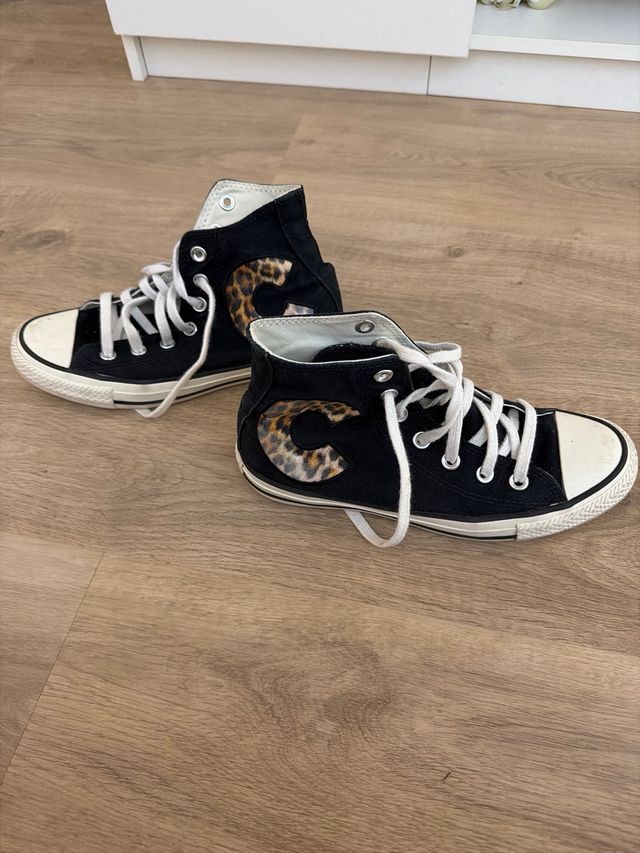 Converse All Star Negras con Leopardo