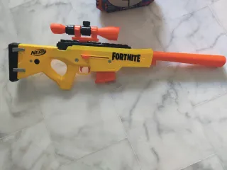 Pistola Nerf Fortnite + Diana