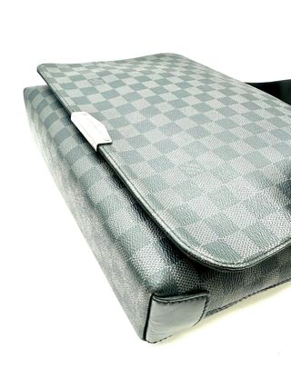 Bolso Louis Vuitton District MM Gris