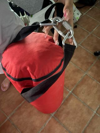 Saco de boxeo rojo OUTSHOCK