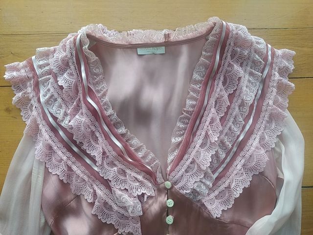 BLUSA/CAMISA de ROSAS ROJAS