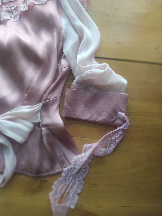 BLUSA/CAMISA de ROSAS ROJAS