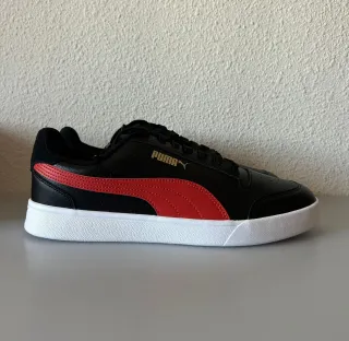 Zapatillas Puma Negras y Rojas