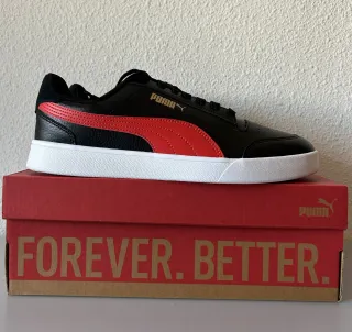 Zapatillas Puma Negras y Rojas
