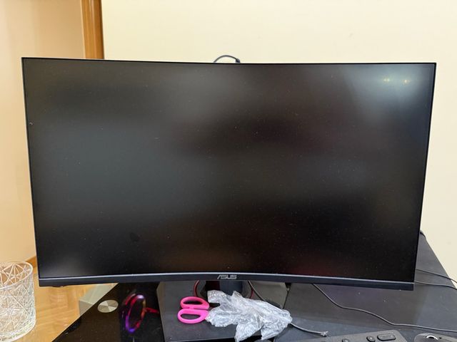 Monitor Asus 27 Curvo de 1920*1080 260hz