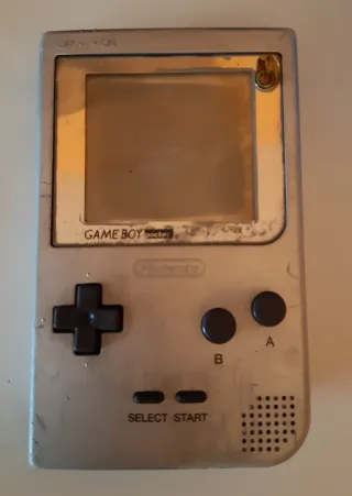 Nintendo Game Boy Pocket +mando PlayStation 1 gris