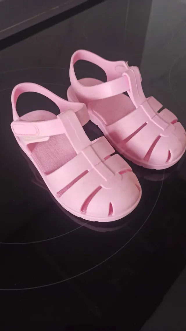 Sandalias rosas numero 23
