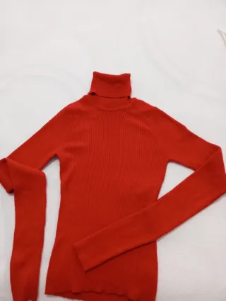 Jersey Pull&Bear Rojo Talla XS Usado 1 Vez