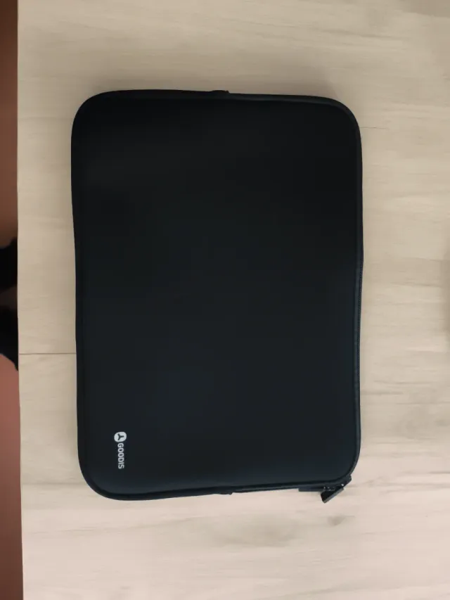 Funda portátil GOODIS negra