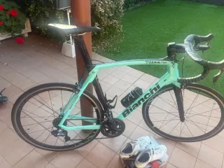 Bicicleta de carretera Bianchi Oltre XR4