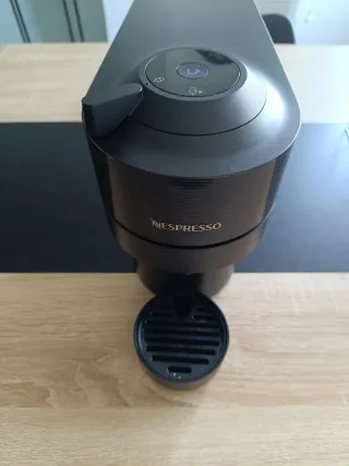 Cafetera Nespresso Vertuo Negra