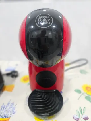 Cafetera Dolce Gusto Roja