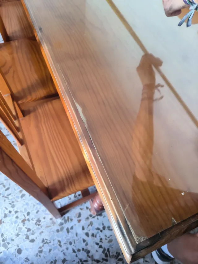 Mesa comedor madera 1.80m + 6 sillas en Chipiona