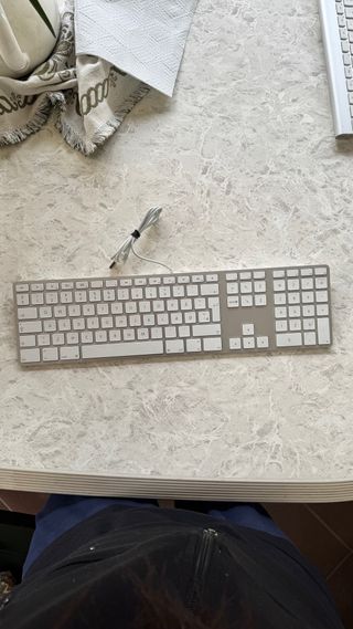 Tastiera Apple USB cablata