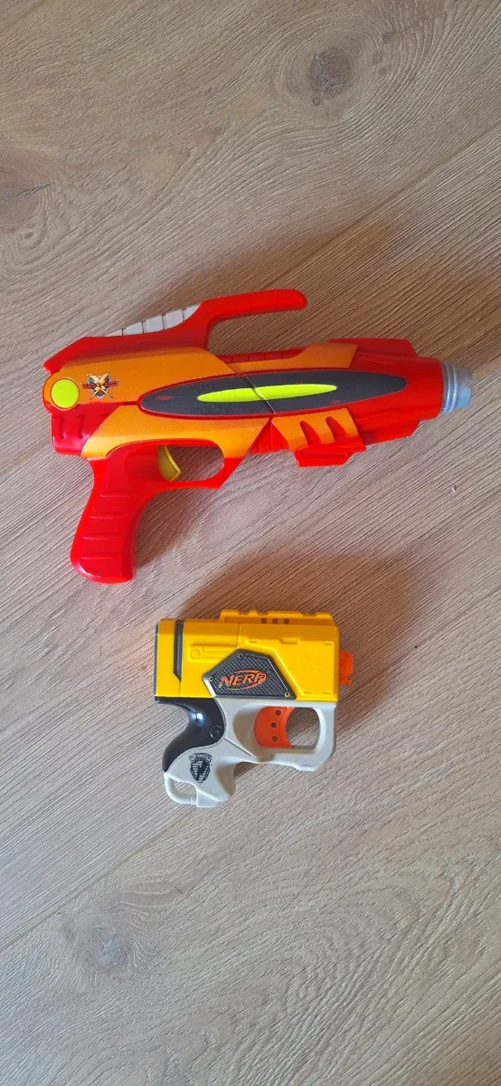 2 Pistolas Nerf
