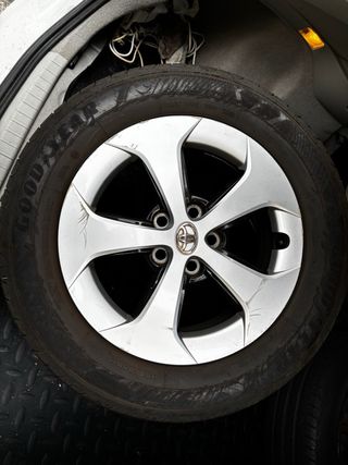 llantas Toyota prius 195/65/R15/91V