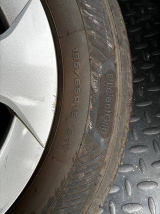 llantas Toyota prius 195/65/R15/91V