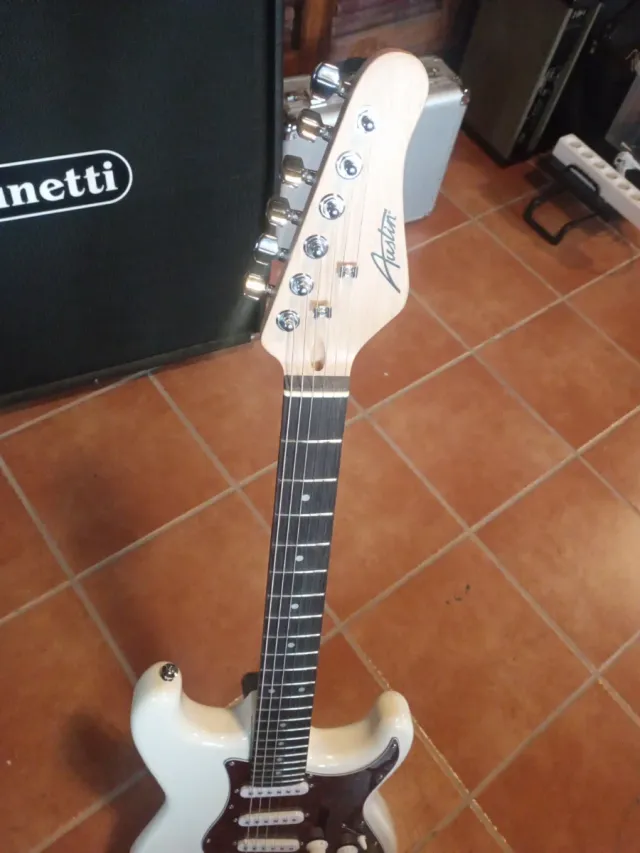 Guitarra Austin Stratocaster Blanca