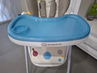 Trona Kinderkraft azul y blanca