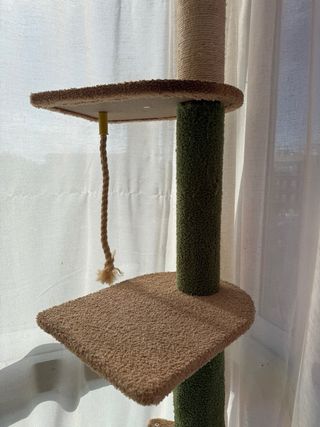 Torre para gatos con hamaca y rascador