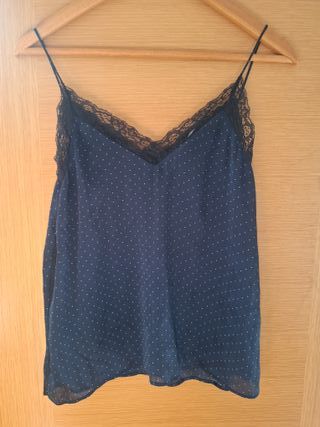 Top gasa azul con lunares blancos
