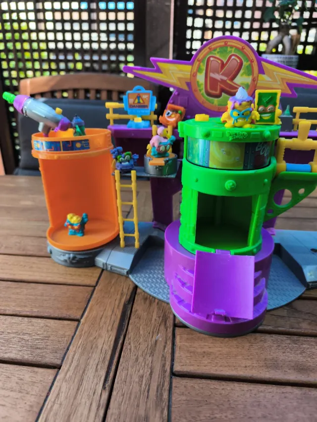 Superzings Kazoom Lab Juguete
