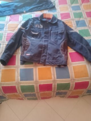 Completo da lavoro blu con bande riflettenti