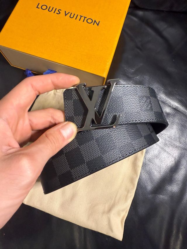 Louis Vuitton cinturón impecable estado