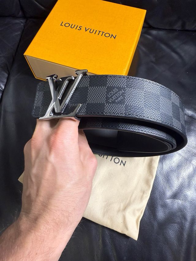 Louis Vuitton cinturón impecable estado