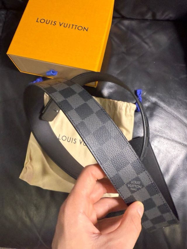 Louis Vuitton cinturón impecable estado