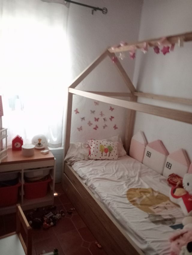 Cama infantil estilo montesori