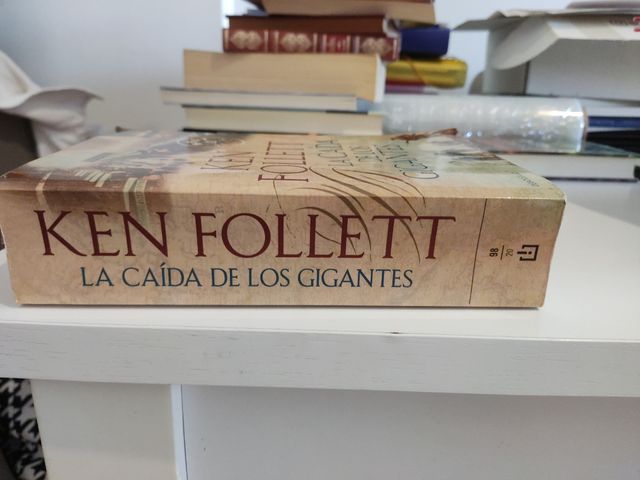 La caída de los gigantes (The Century 1) (Spani...
