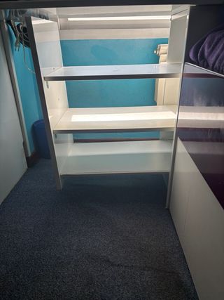 Habitación completa escritorio, cama y cajonera