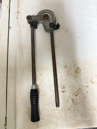 Curvadora de tubos manual