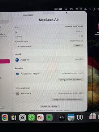 MacBook Air Plata con funda y cable