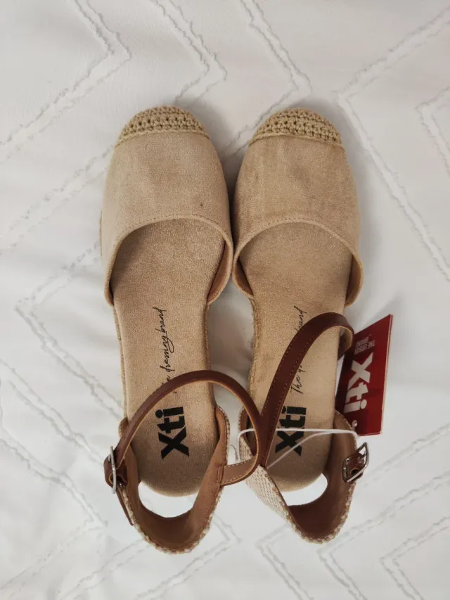 Cuñas Xti Beige y Marrón