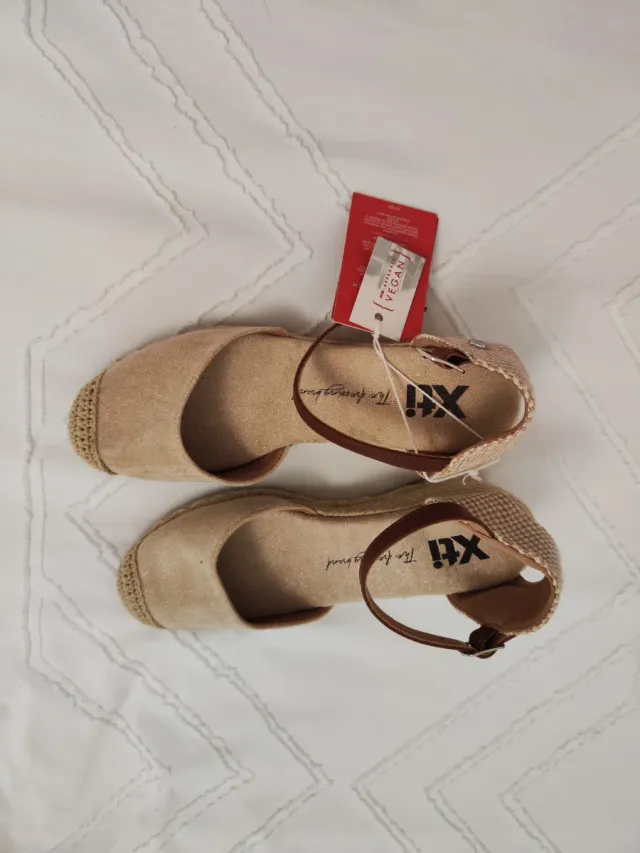 Cuñas Xti Beige y Marrón