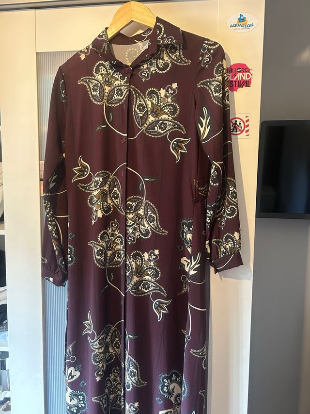 Vestido largo granate estampado