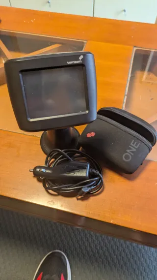 TomTom One GPS con accesorios