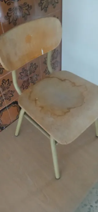 Silla pequeña de colegio 