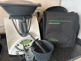 Thermomix T31 con accesorios y bolsa