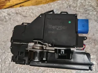 Cerradura Trasera Derecha VW Touareg 7L