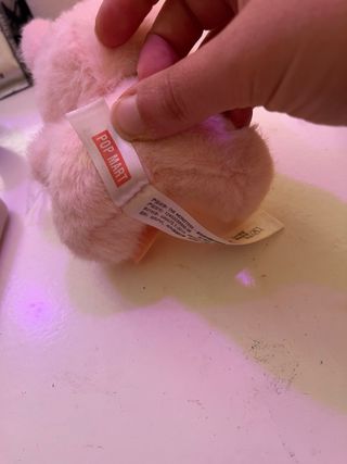 Labubu peluche rosa non originale 
vedi foto