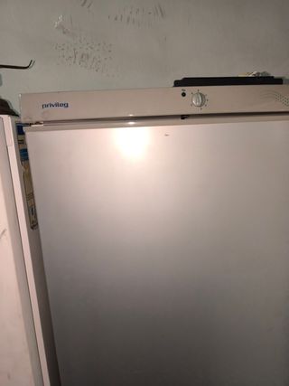Nevera Privileg sólo funciona el frigo 