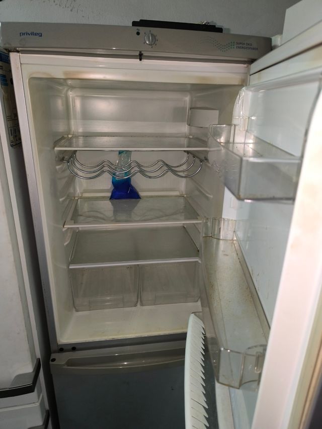 Nevera Privileg sólo funciona el frigo 
