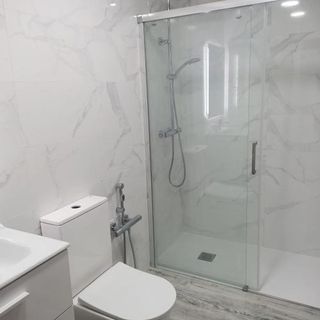 REFORMAS SUELOS BAÑOS ALMERIA 624 51 69 04